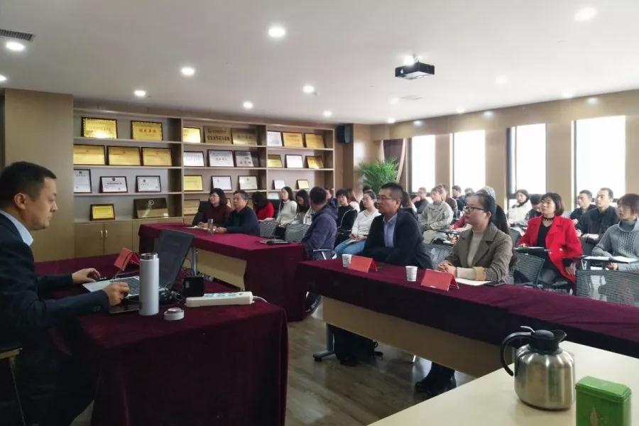 学无止境|开云官方网页版-开云中国
举办法律知识专题培训